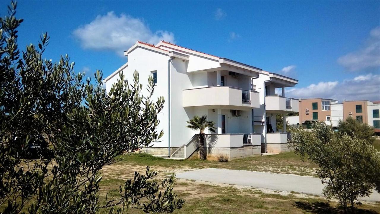 Apartment Anzotika Nin Exterior foto